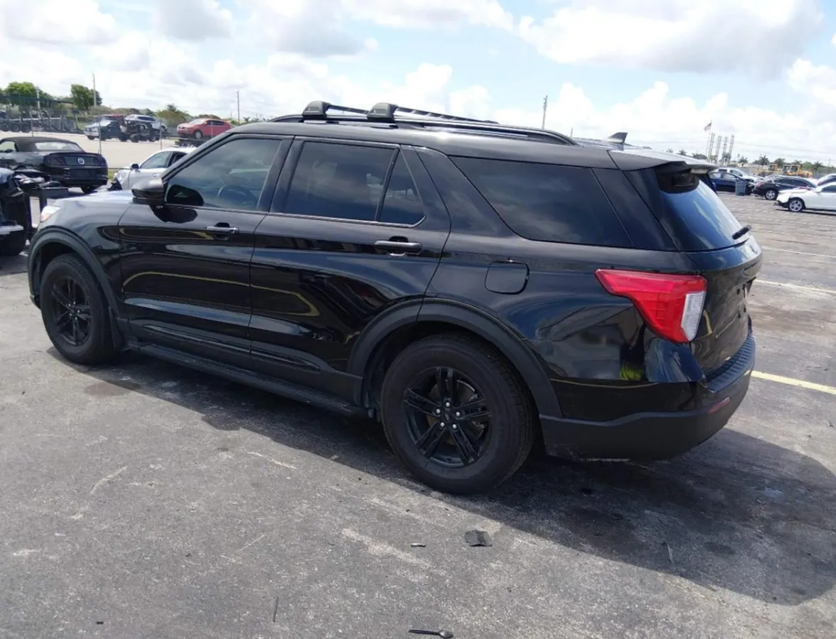 FORD EXPLORER XLT 2022