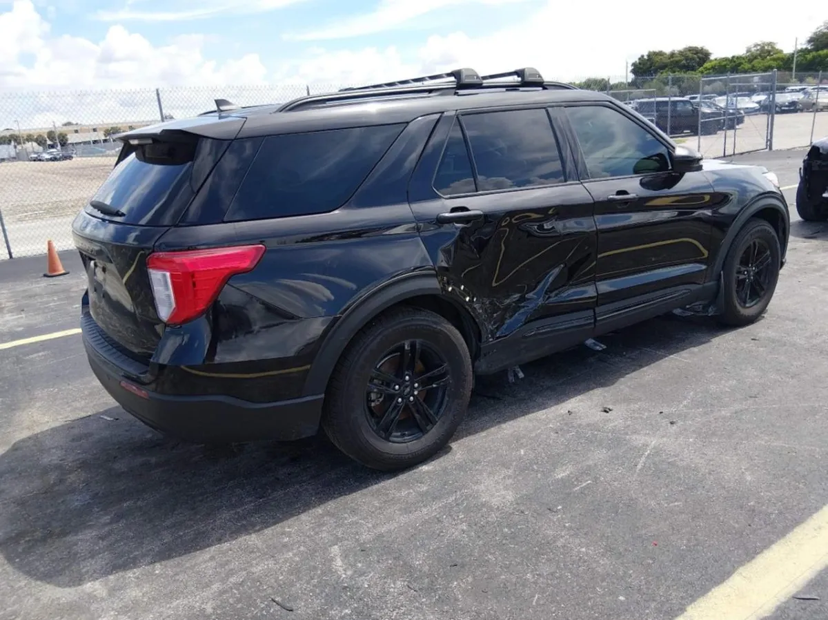 FORD EXPLORER XLT 2022