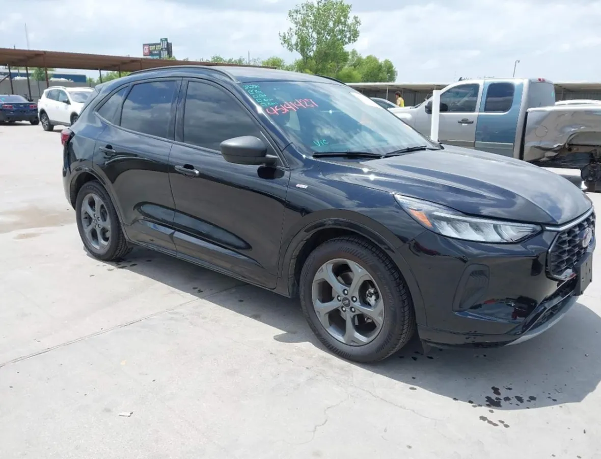 FORD ESCAPE ST-LINE 2023