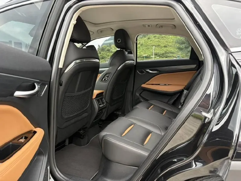 GEELY TUGELLA 2019