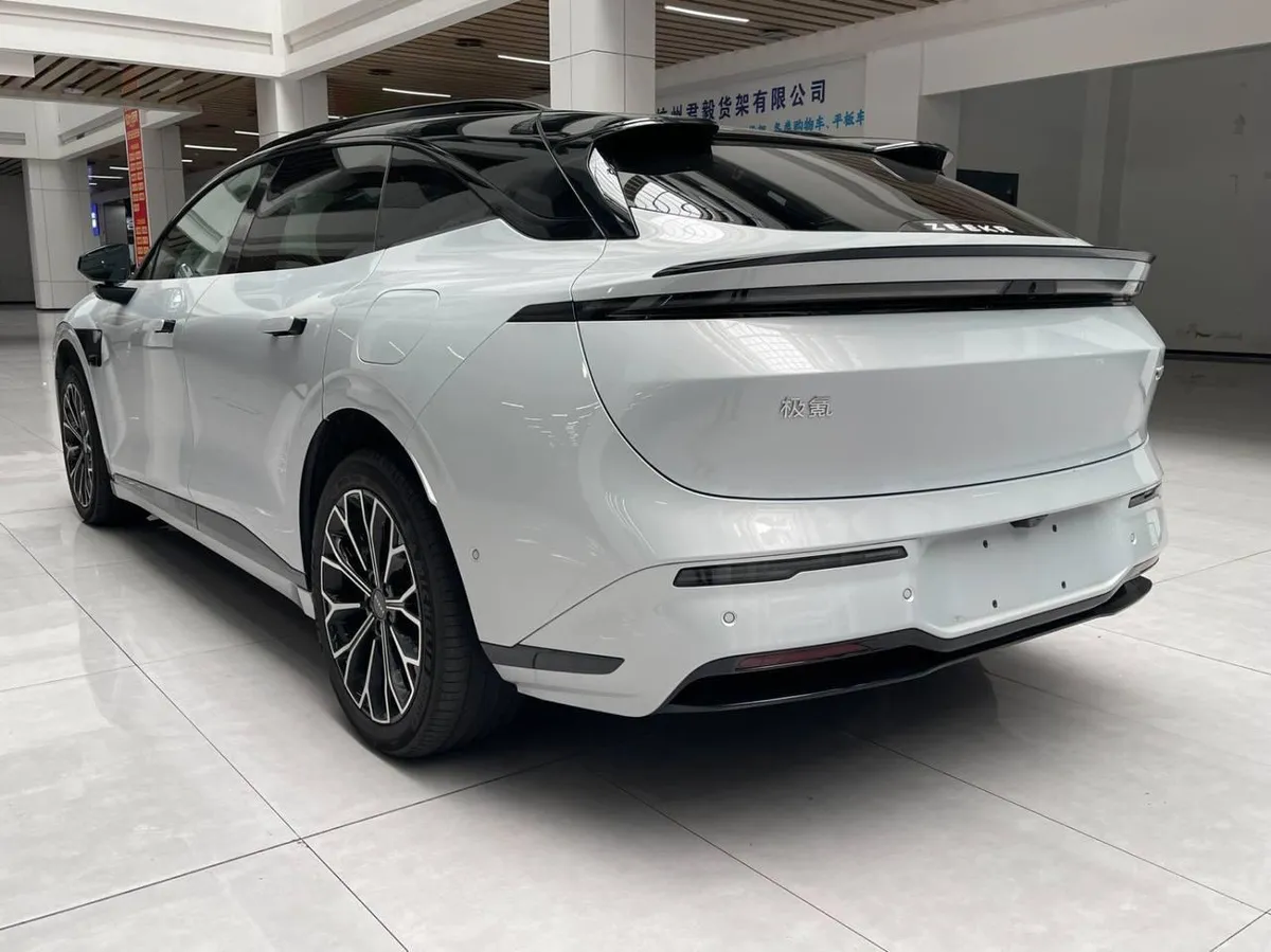 ZEEKR 007 GT 2025