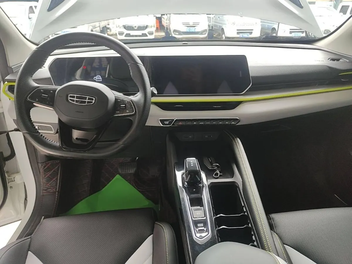 GEELY COOLRAY 2023