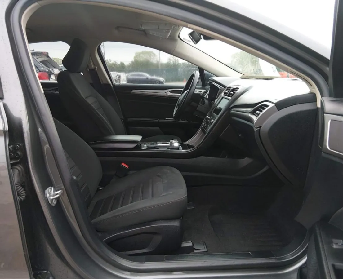 FORD FUSION SE 2020