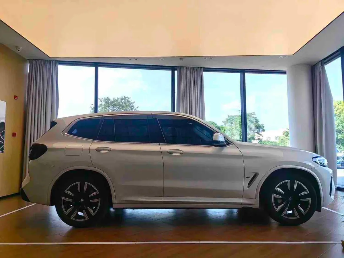 BMW IX3 M SPORT 2023