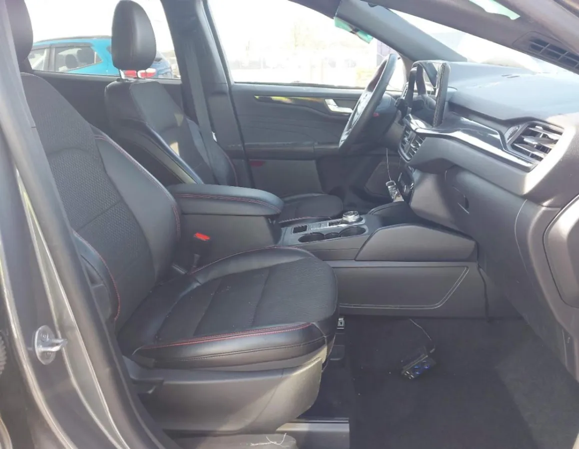 FORD ESCAPE ST-LINE 2024