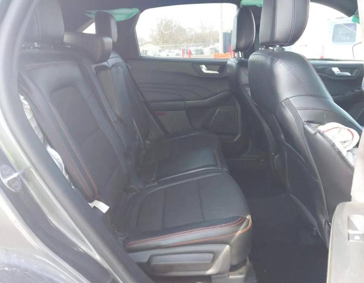 FORD ESCAPE ST-LINE 2024