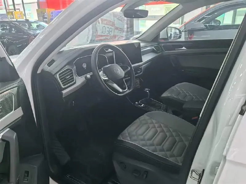 VOLKSWAGEN TAYRON 300TSI 2023