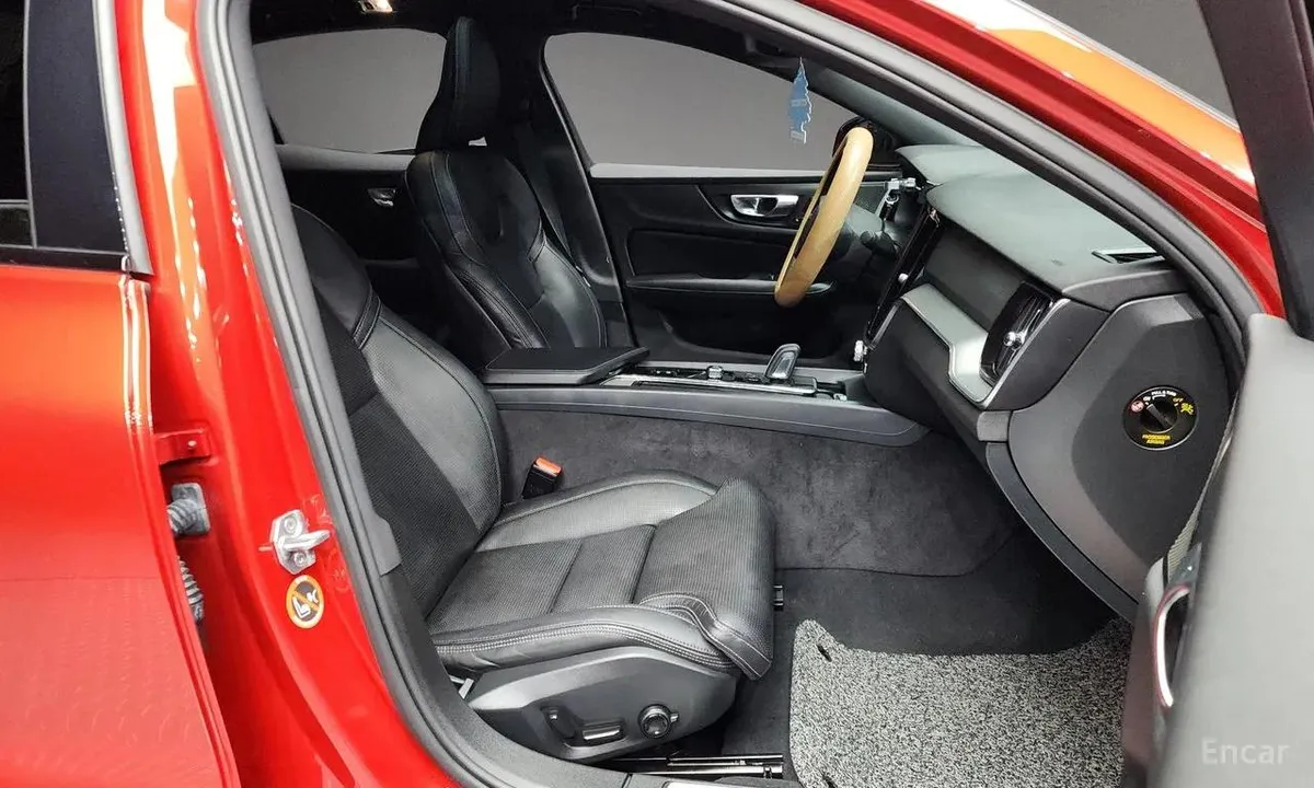 VOLVO S60 3RD GENERATION B5 2022