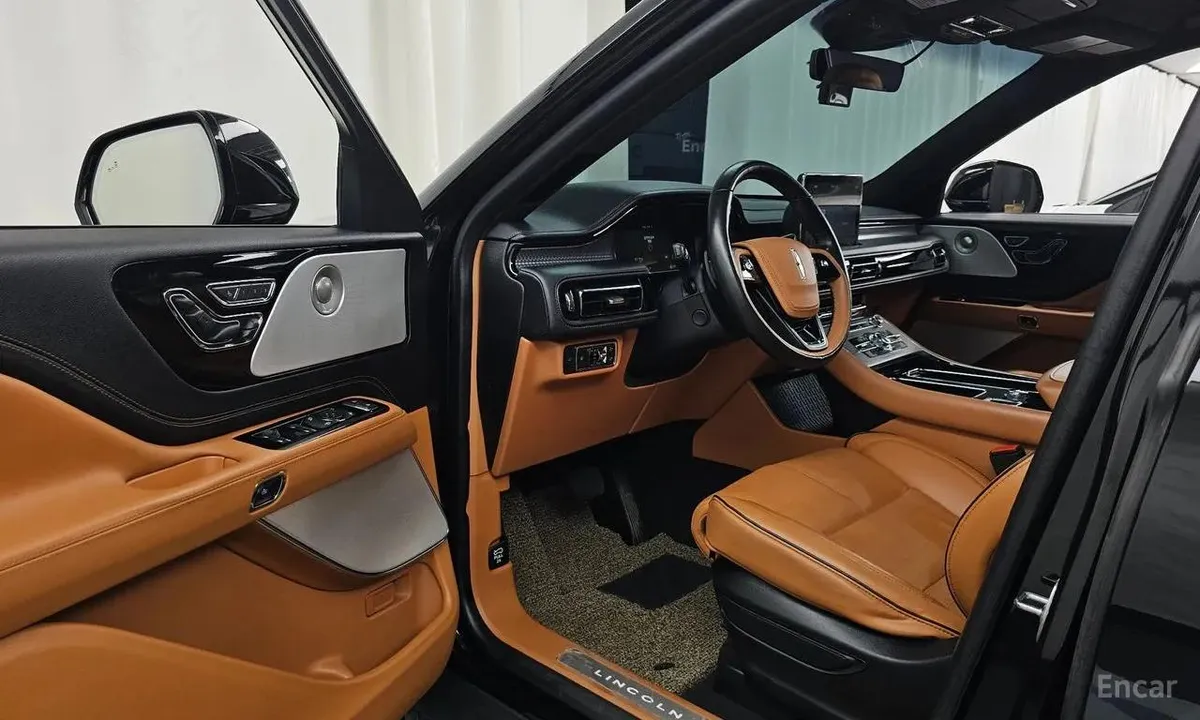 LINCOLN AVIATOR BLACK LABEL 2023