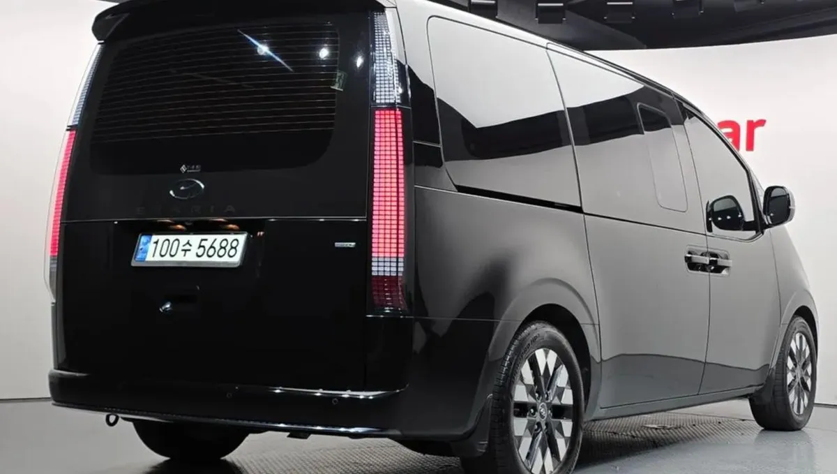 HYUNDAI STARIA LOUNGE 2023