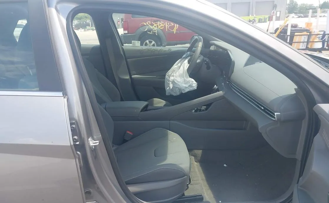 HYUNDAI ELANTRA SEL 2024