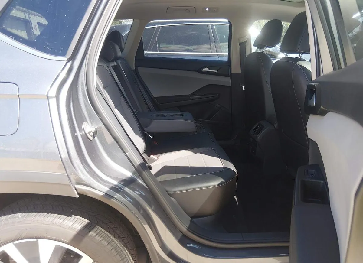 VOLKSWAGEN TAOS SE 2023