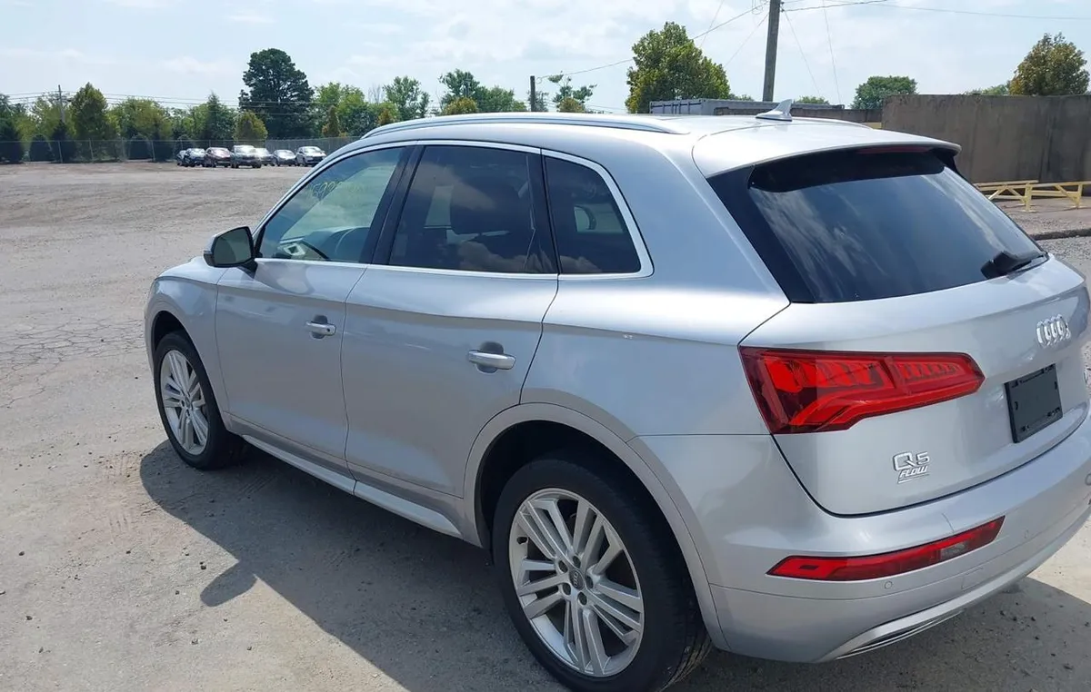 AUDI Q5 2.0T PREMIUM/2.0T TECH PREMIUM 2018