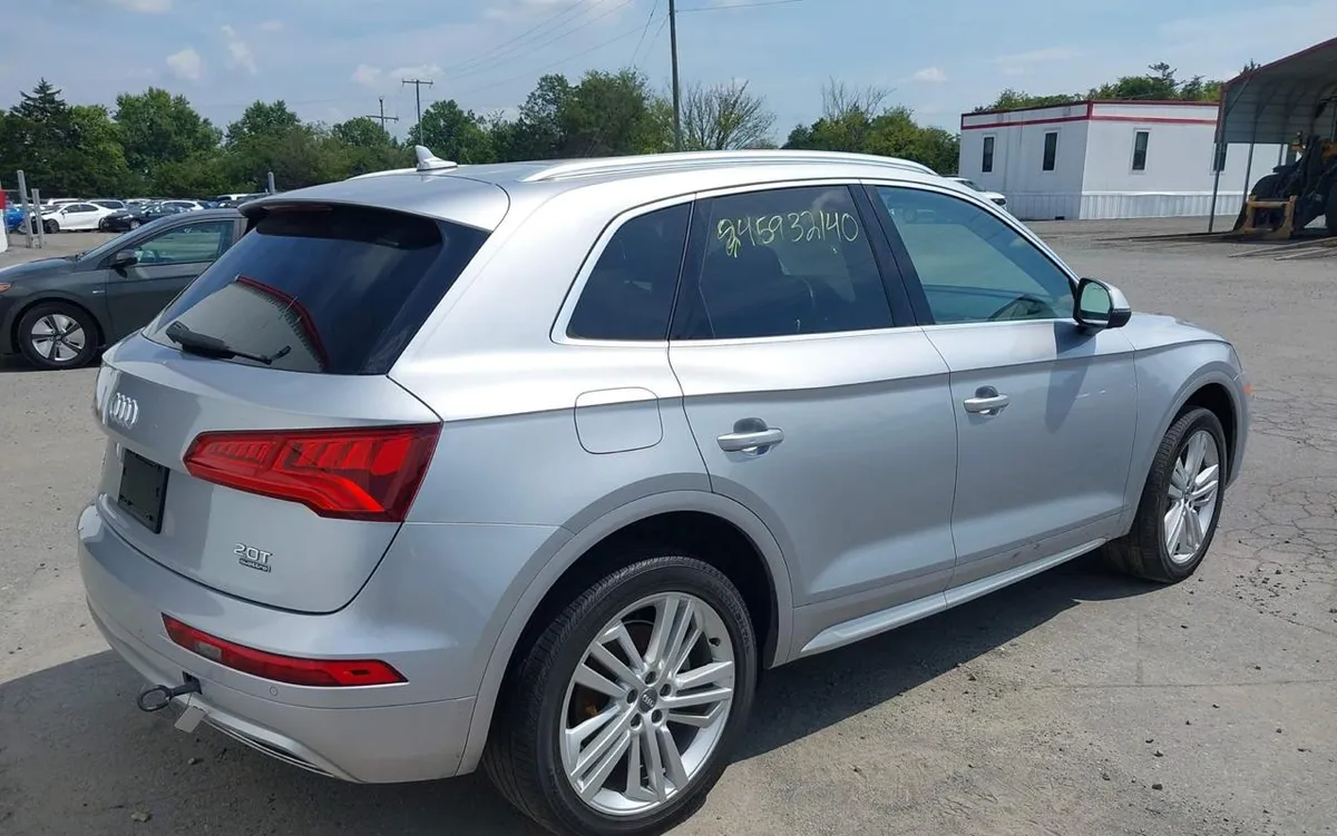 AUDI Q5 2.0T PREMIUM/2.0T TECH PREMIUM 2018
