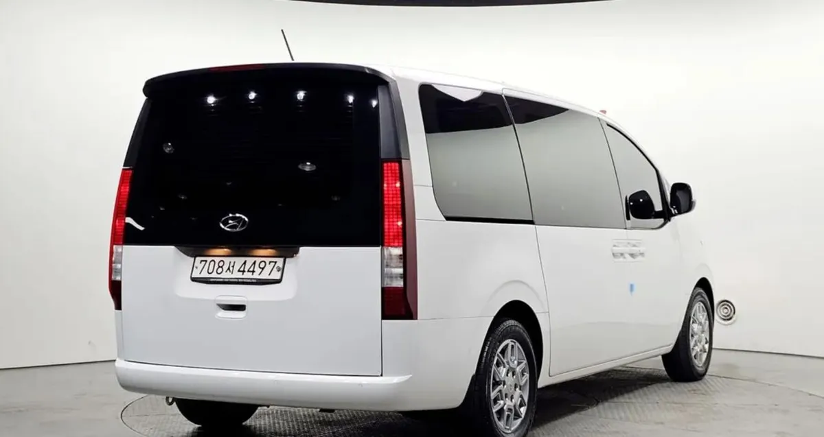 HYUNDAI STARIA MODERN 2023