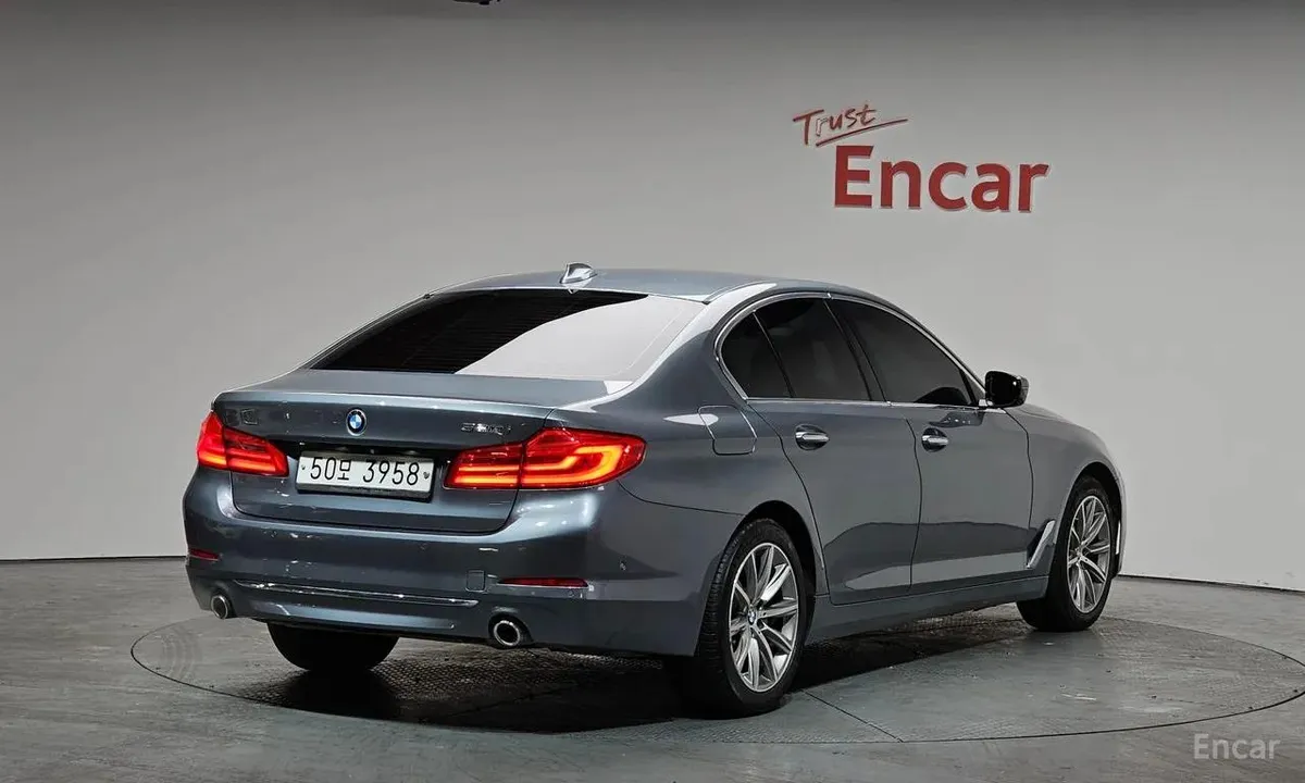 BMW 5 SERIES LUXURY 2018