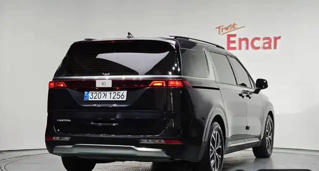 KIA CARNIVAL NOBLES 2023