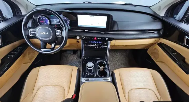 KIA CARNIVAL NOBLES 2023