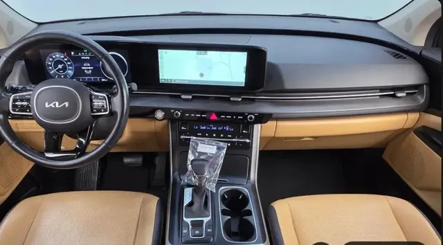KIA CARNIVAL NOBLES 2023