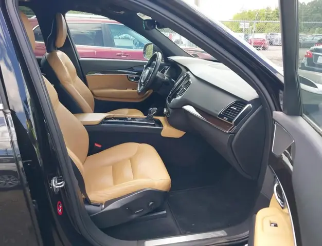 VOLVO XC90 T6 MOMENTUM 2016