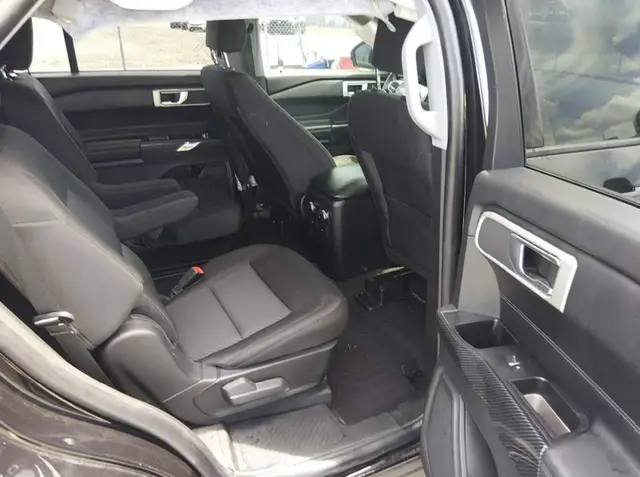 FORD EXPLORER XLT 2022