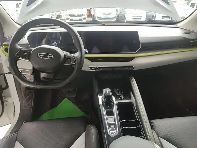 GEELY COOLRAY 2023