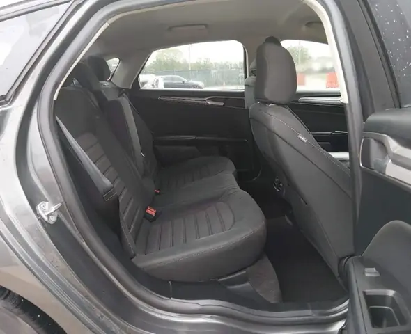 FORD FUSION SE 2020