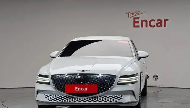 GENESIS ELECTRIC G80 2023