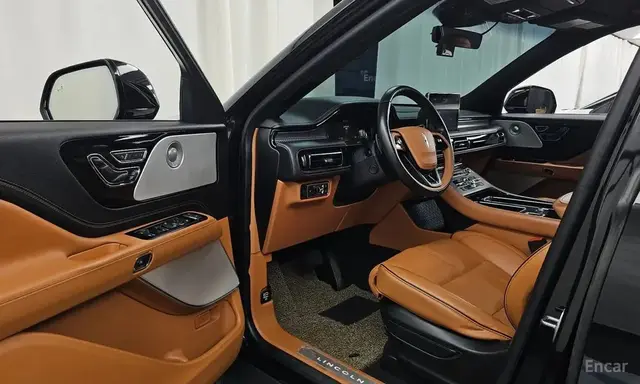 LINCOLN AVIATOR BLACK LABEL 2023