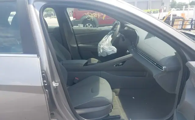 HYUNDAI ELANTRA SEL 2024