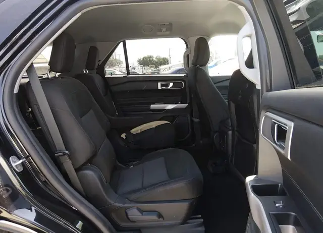FORD EXPLORER XLT 2023