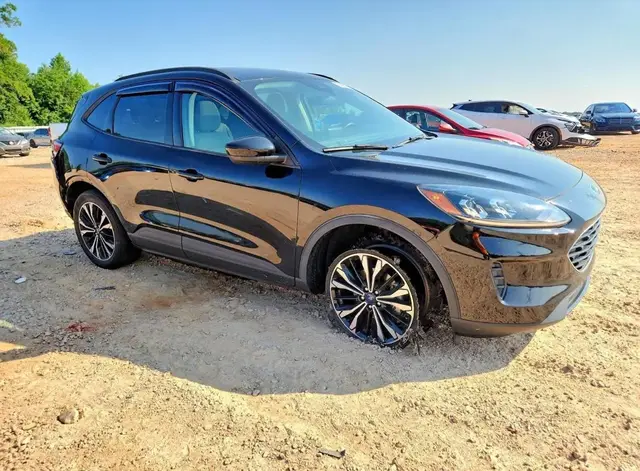 FORD ESCAPE SE 2022
