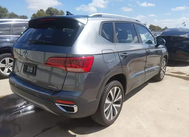 VOLKSWAGEN TAOS SE 2023
