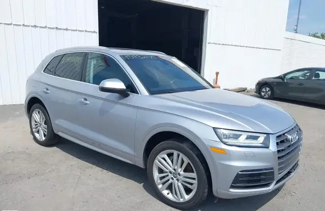 AUDI Q5 2.0T PREMIUM/2.0T TECH PREMIUM 2018