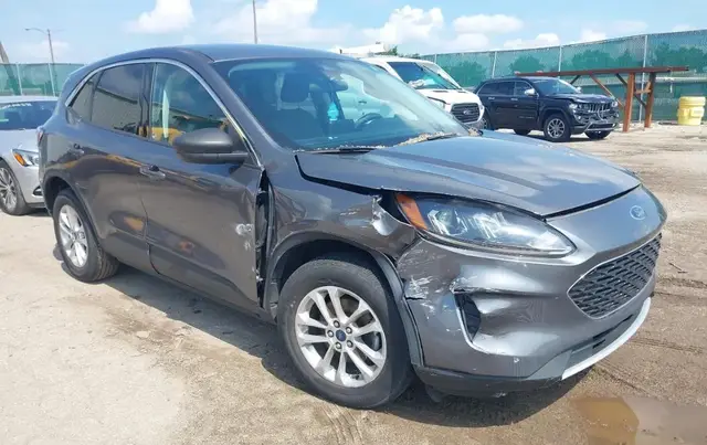 FORD ESCAPE SE 2022