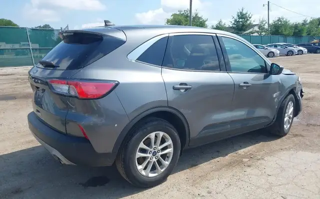 FORD ESCAPE SE 2022