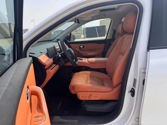 LEAPMOTOR C16 VERSION C16 PURE ELECTRIC VERSION 2025