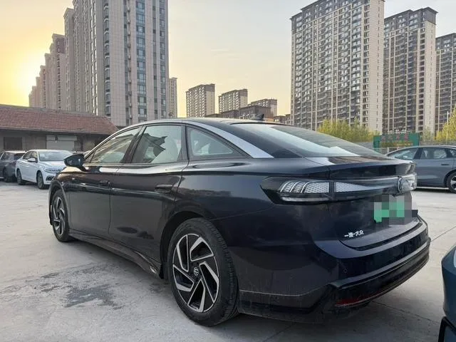 VOLKSWAGEN ID 2024