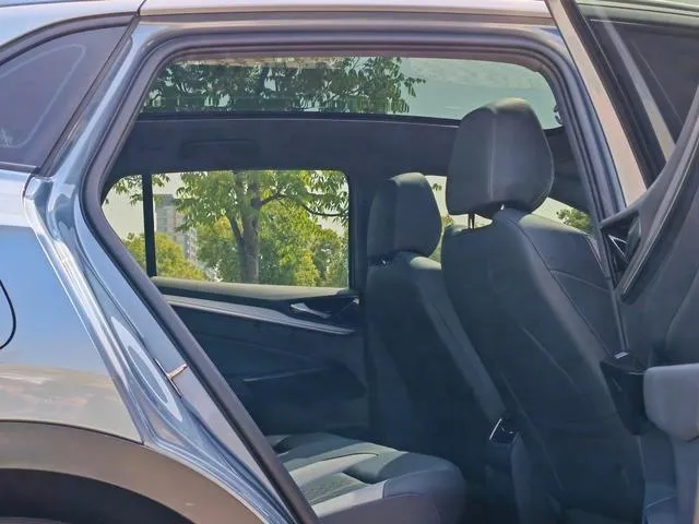 VOLKSWAGEN ID 2025