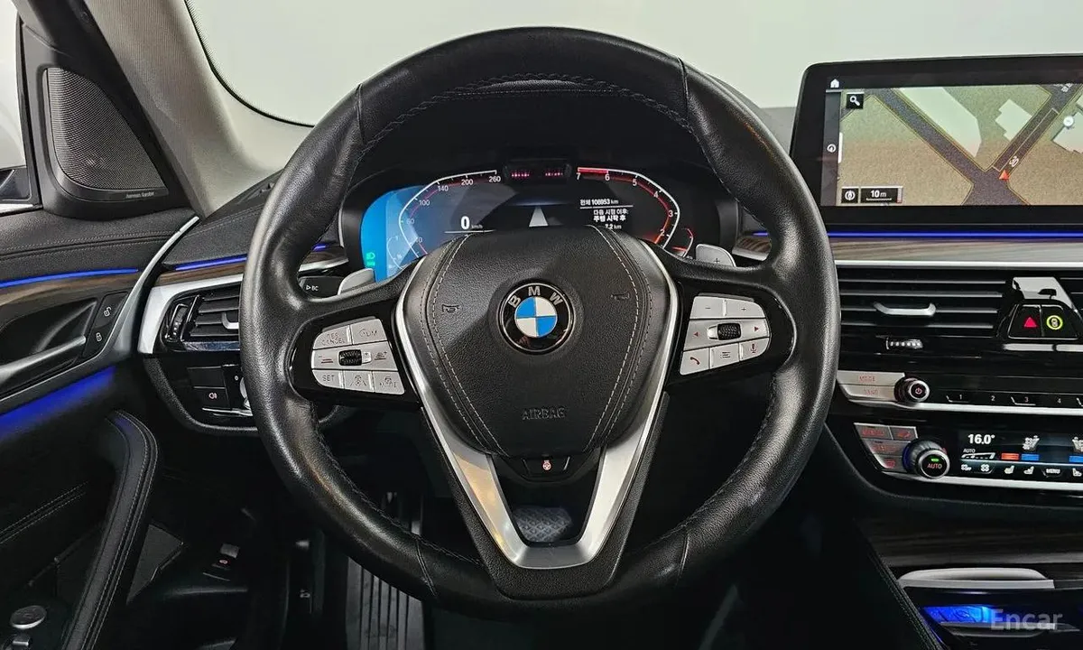 BMW 5 SERIES LUXURY 2022