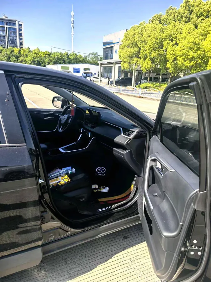 TOYOTA RAV4 2023