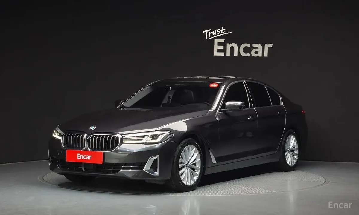 BMW 5 SERIES LUXURY 2022