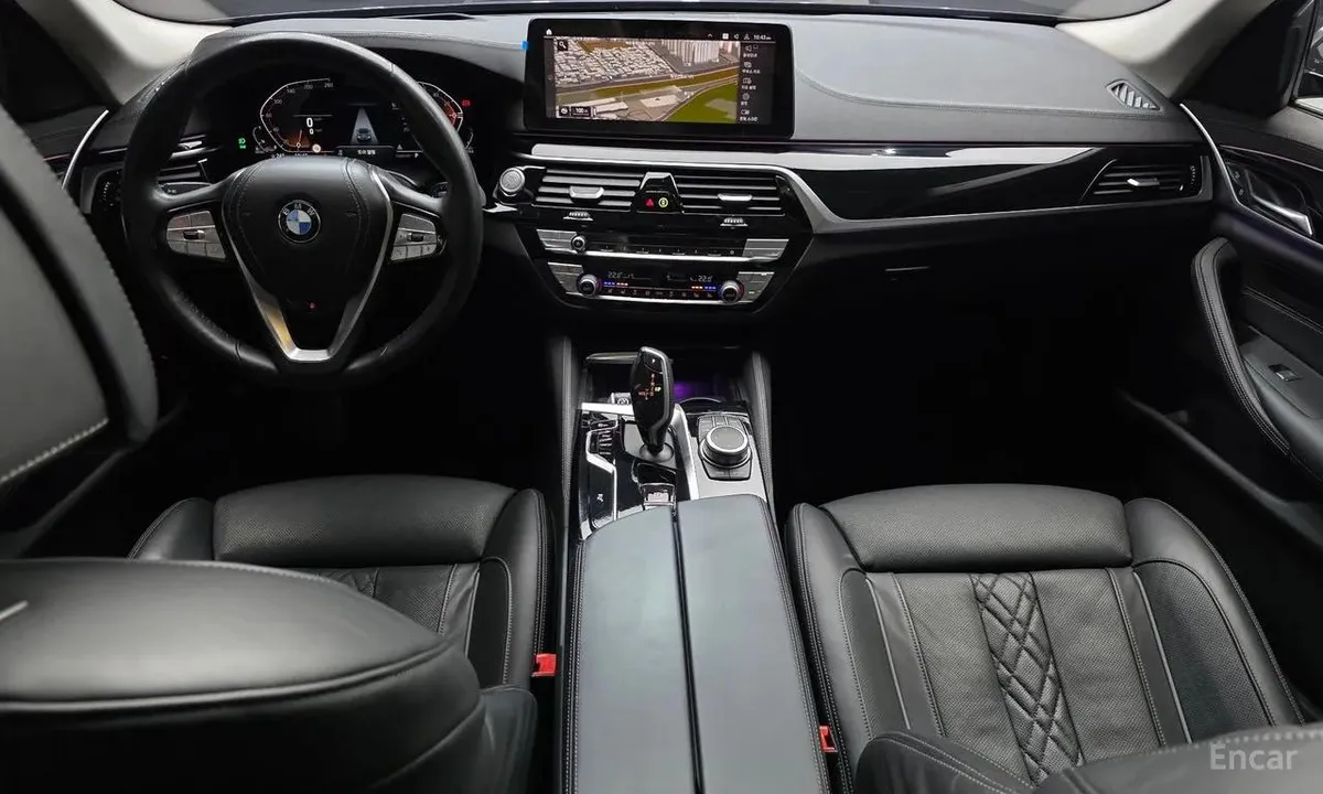 BMW 5 SERIES LUXURY 2022