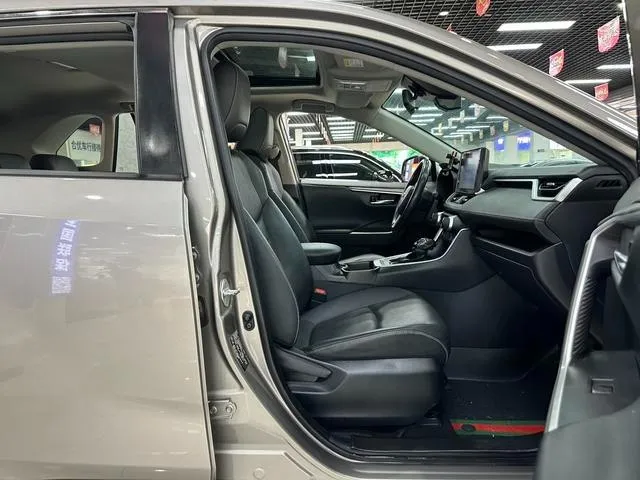 TOYOTA RAV4 2023