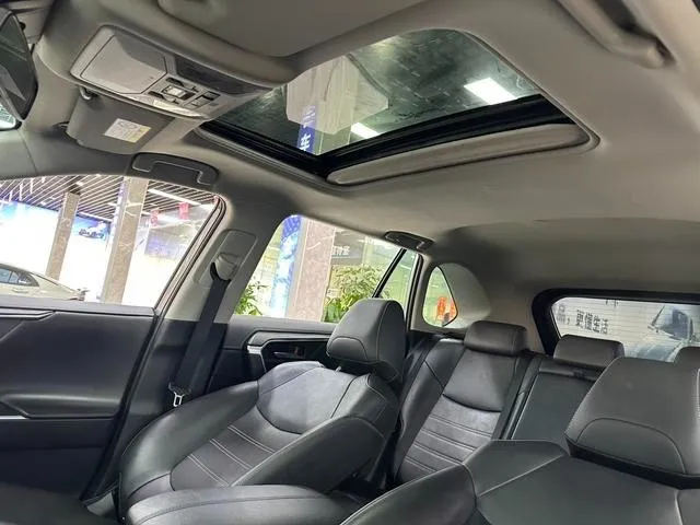 TOYOTA RAV4 2023