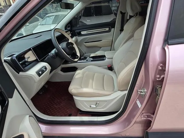 GEELY ICON 2023