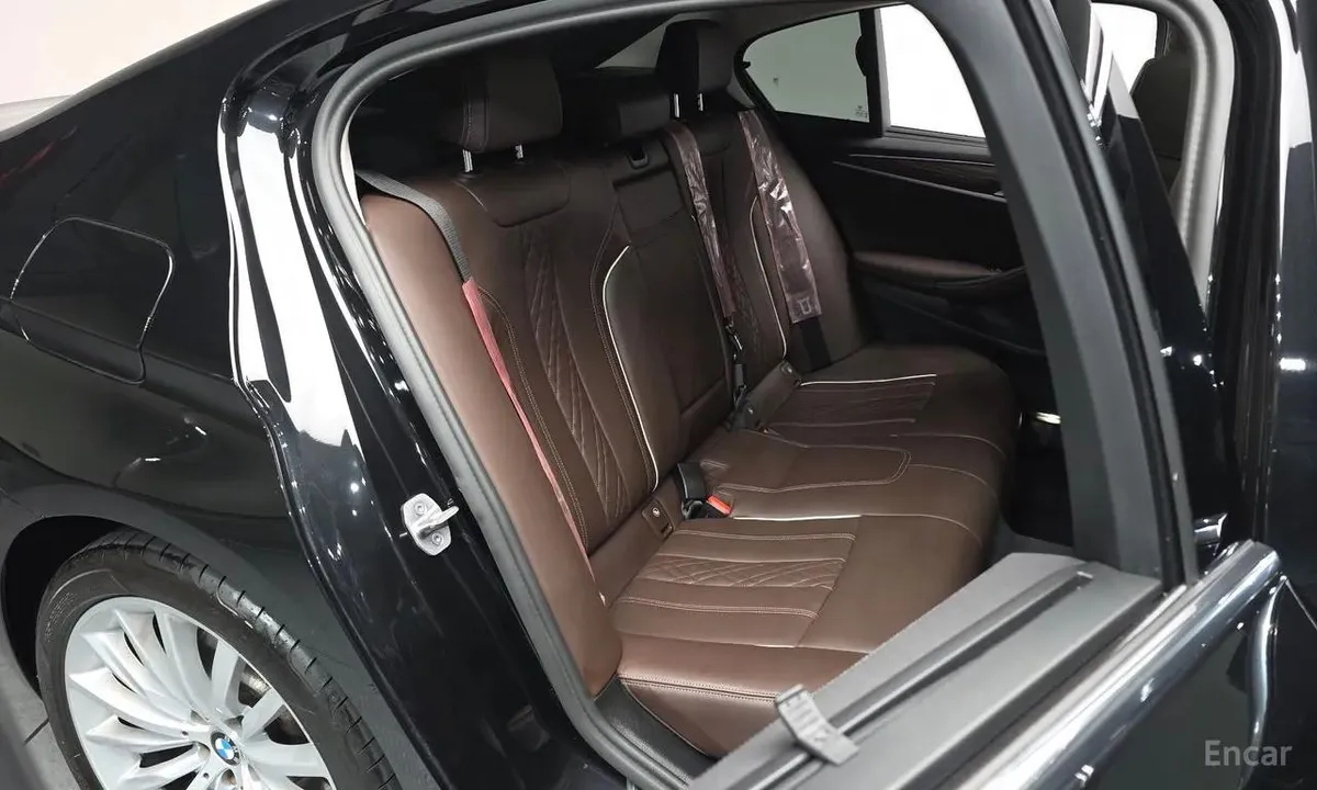 BMW 5 SERIES LUXURY 2022