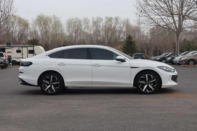 VOLKSWAGEN LAMANDO L 280TSI DSG 2023