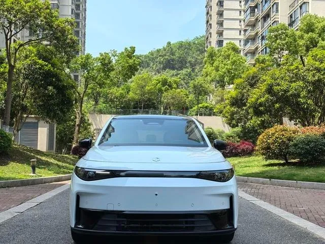 LEAPMOTOR C10 VERSION C10 PURE ELECTRIC VERSION 2025