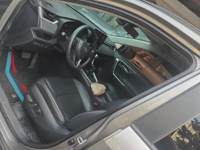 TOYOTA RAV4 2023